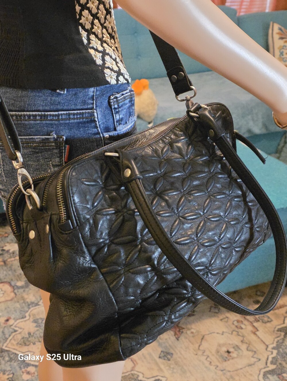 BLACK QUILTED Floral Genuine LEATHER Oversized Satchel/Crossbody SLOUCHY EUC - Picture 11 of 17